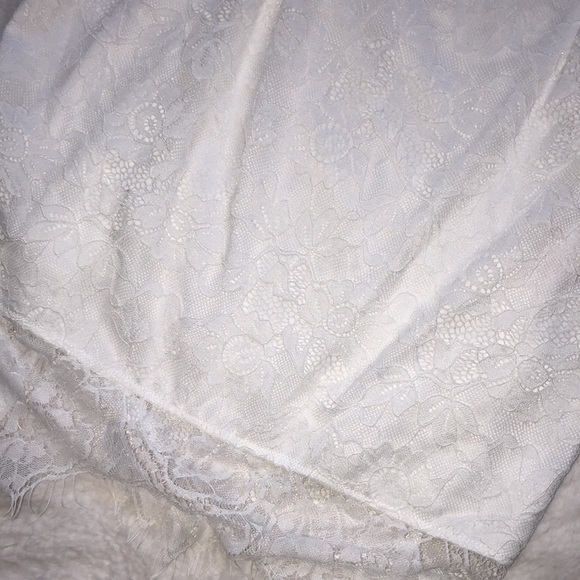 Pretty Little Thing PLT white satin lace body in dress - Picture 2 of 11